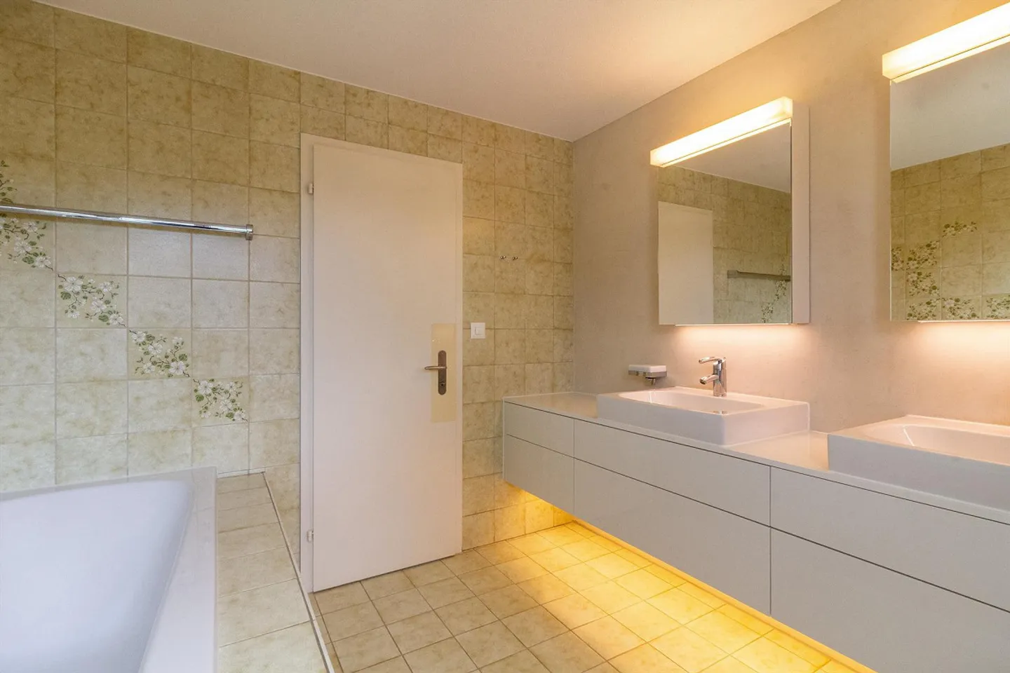 Ampio appartamento di 4½ stanze in una casa bifamiliare - Foto 5 di 19