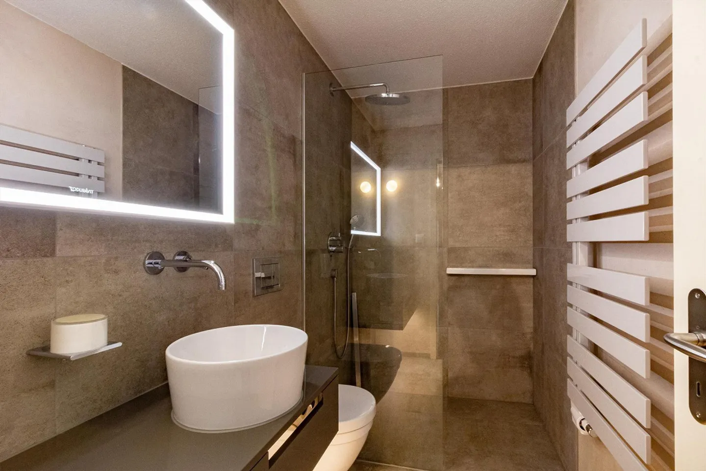 Ampio appartamento di 4½ stanze in una casa bifamiliare - Foto 7 di 19