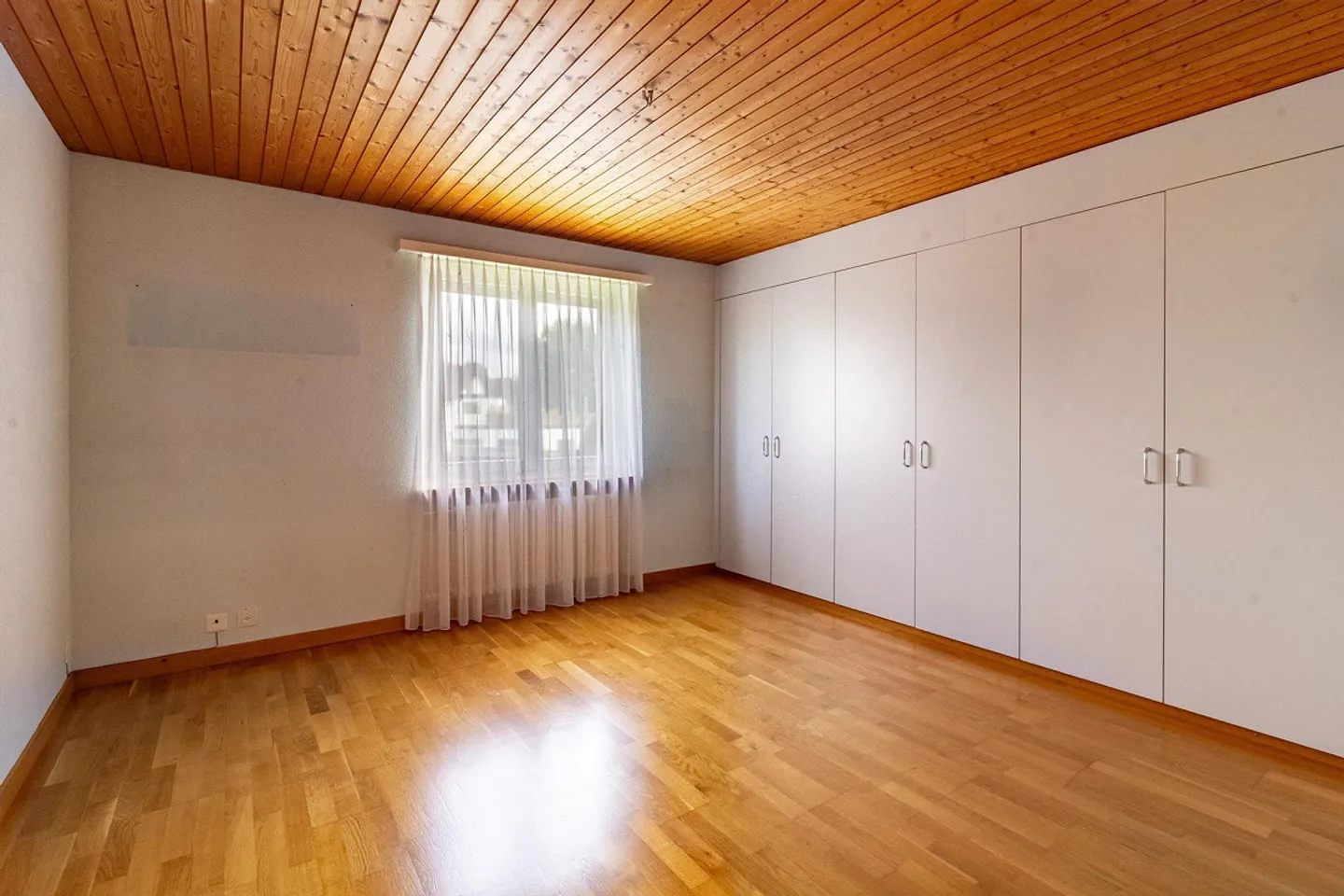 Ampio appartamento di 4½ stanze in una casa bifamiliare - Foto 8 di 19
