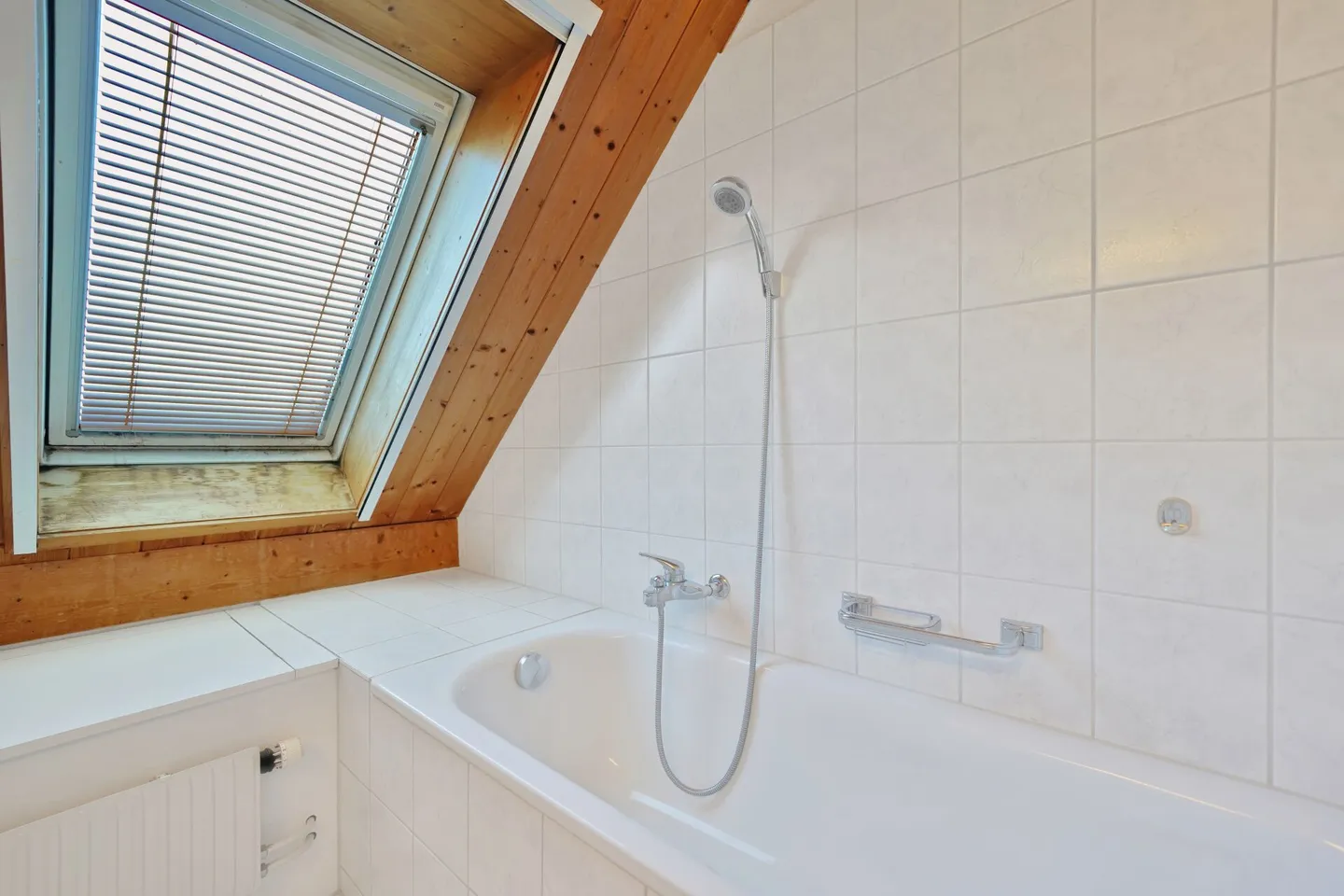 Sonnige Doppelhaushälfte mit Garten - Foto 8 von 13