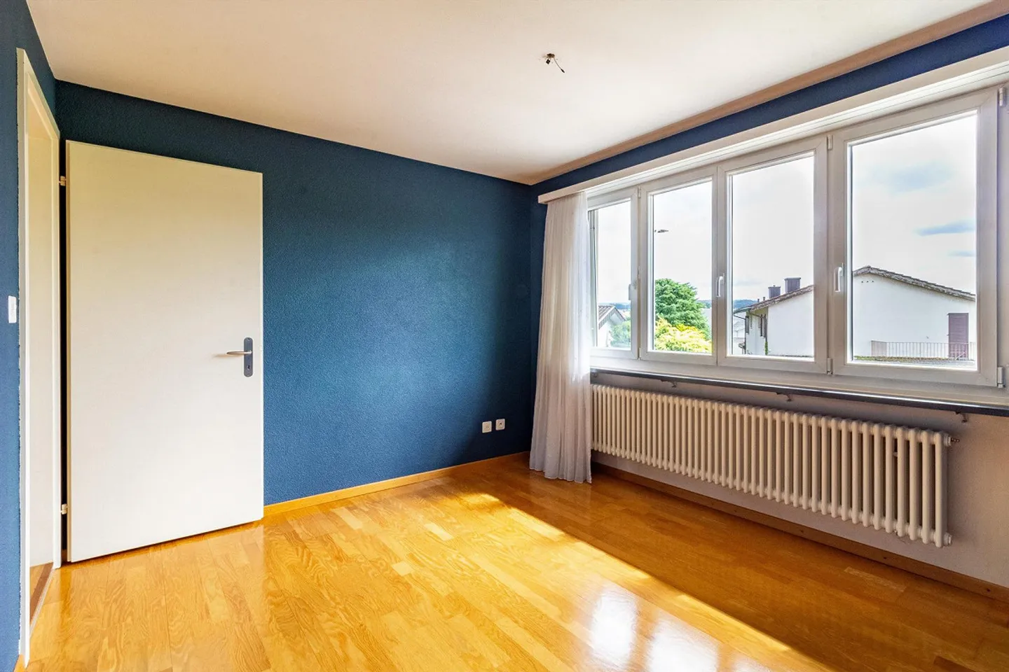 Ampio appartamento di 4½ stanze in una casa bifamiliare - Foto 10 di 19