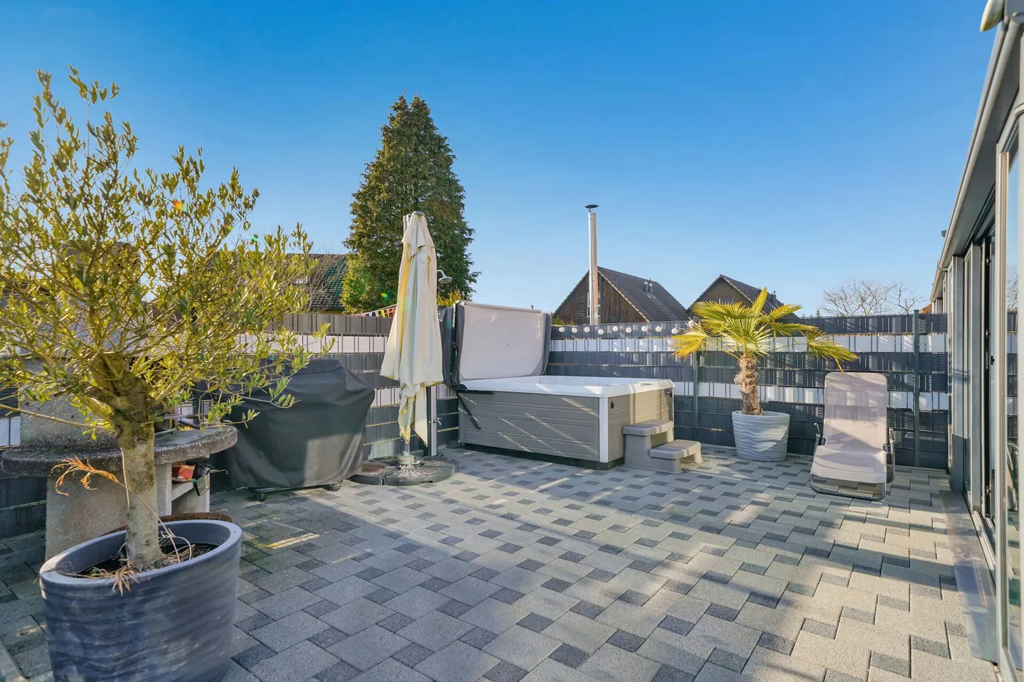 Sonnige Doppelhaushälfte mit Garten - Foto 12 von 13