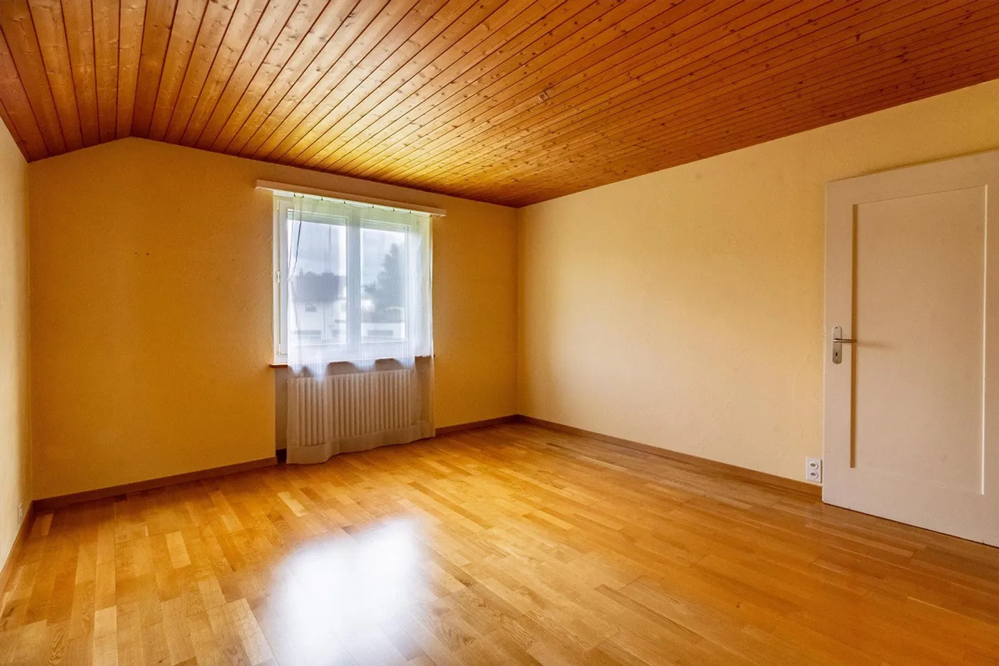 Ampio appartamento di 4½ stanze in una casa bifamiliare - Foto 9 di 19