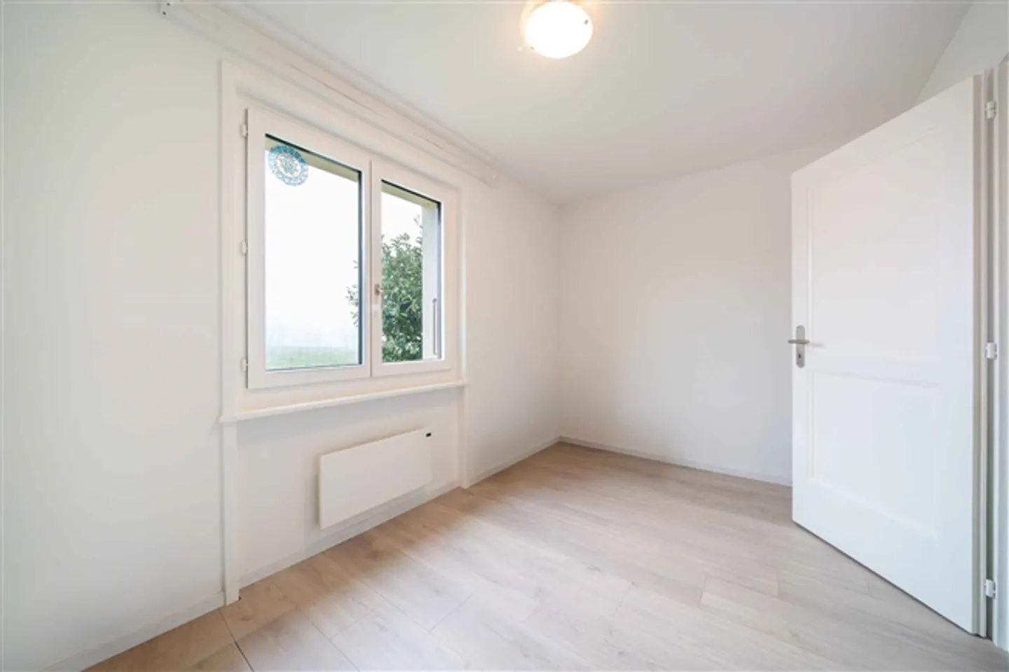 Villa individuelle de 5,5 pièces avec terrasse et jardin - Photo 7 sur 12