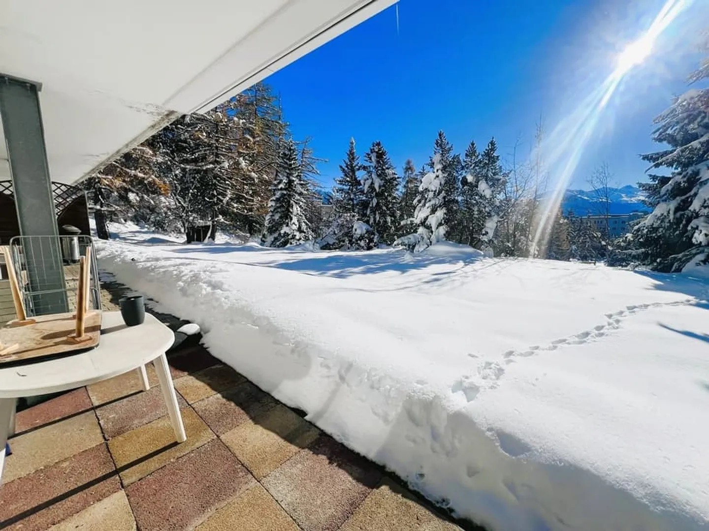 Bel monolocale parzialmente ristrutturato - Spazioso e luminoso - Luogo molto tranquillo - Bene - Foto 10 di 12