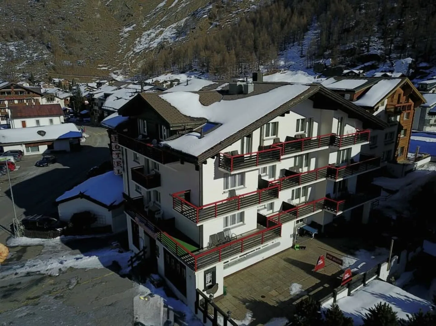 Swiss Hotel in bester Lage - Saas-Almagell - Kanton Wallis - Foto 1 von 13