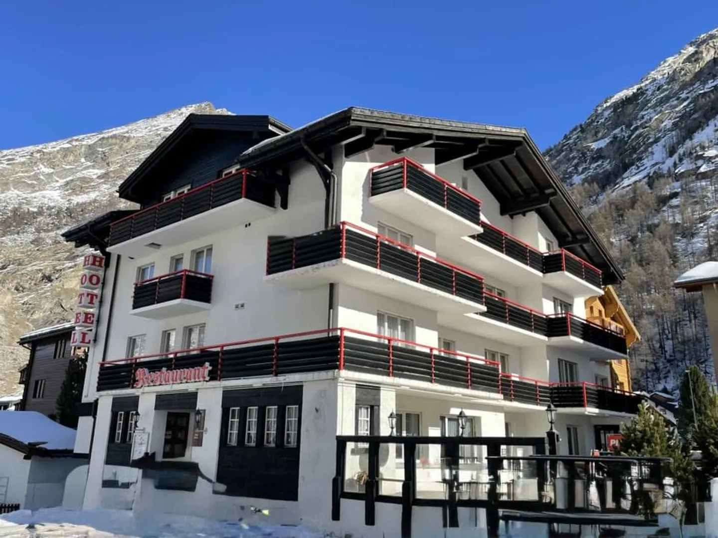 Swiss Hotel in bester Lage - Saas-Almagell - Kanton Wallis - Foto 3 von 13