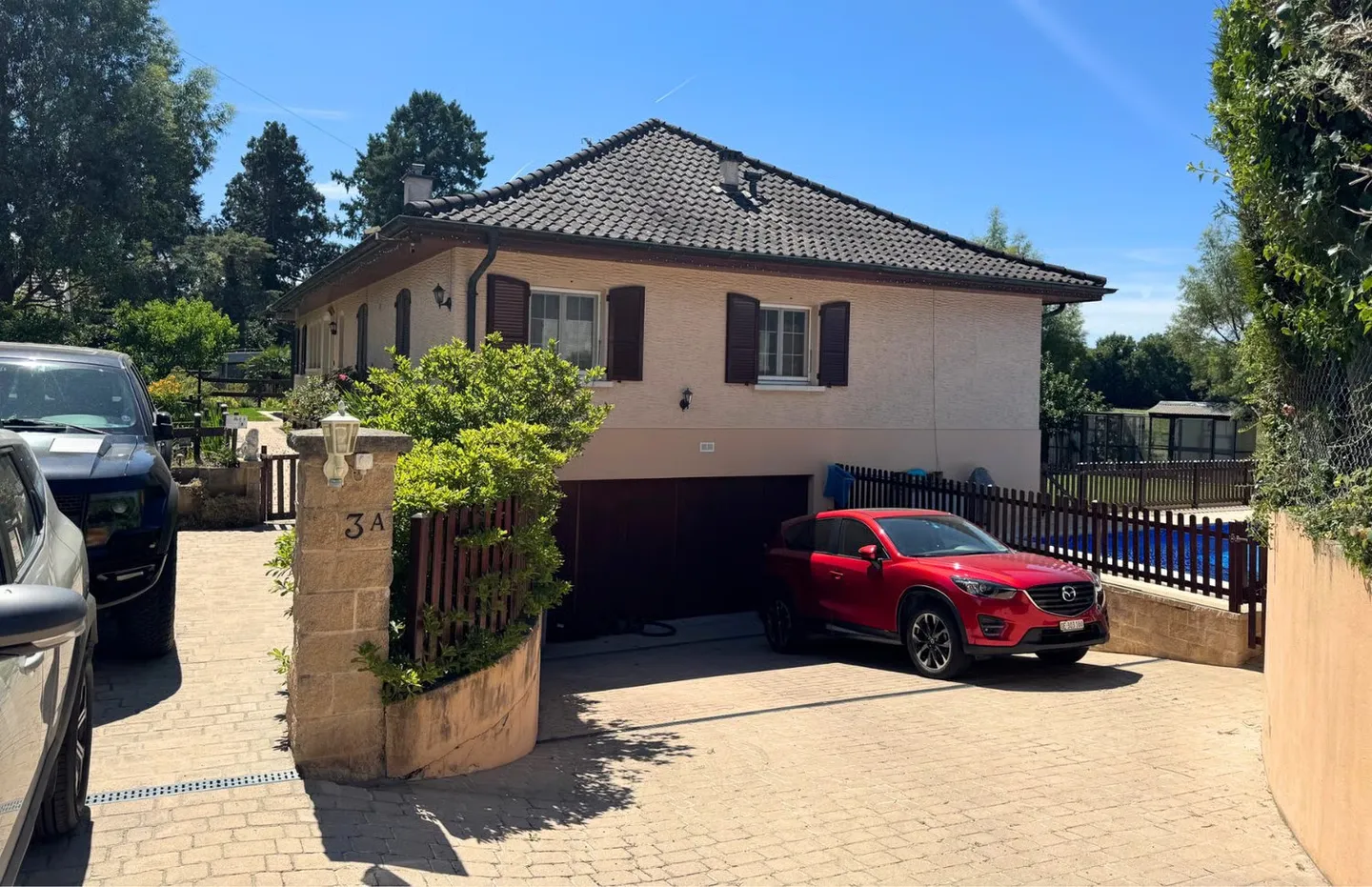 Villa with 8 rooms in occupied viager without rent – Pool and garden – Vernier (GE) - Photo 2 of 10