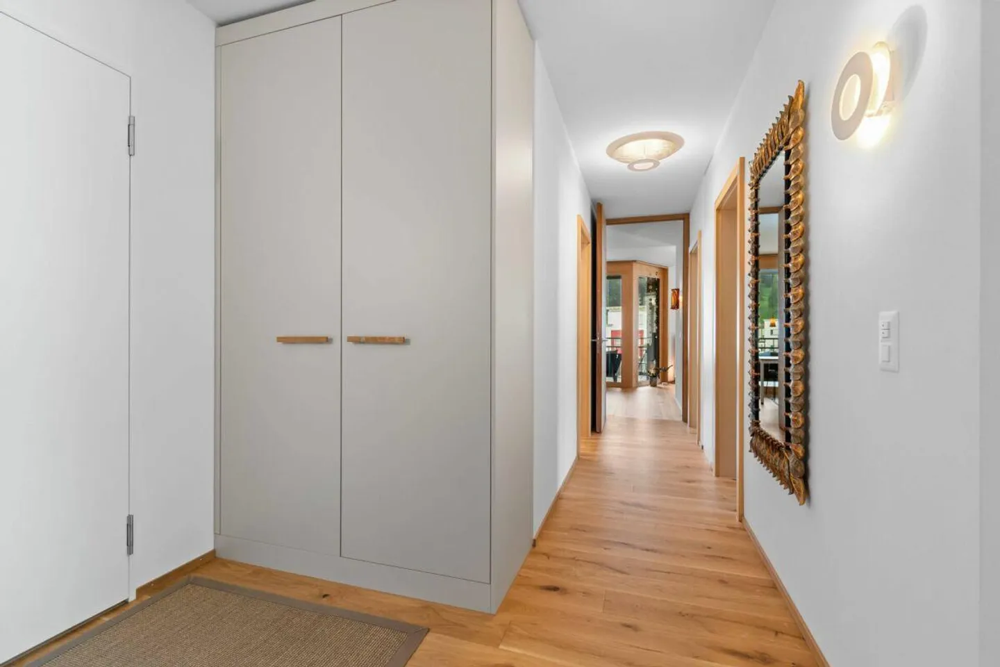 Exclusive 5.5-room apartment as primary residence with 145 m² - Photo 8 of 14
