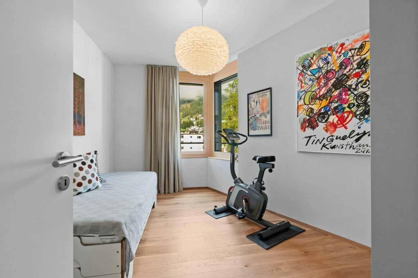 Exclusive 5.5-room apartment as primary residence with 145 m² - Photo 10 of 14