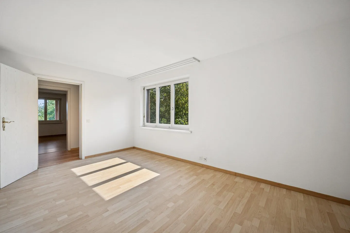 Bright 4.5-room apartment in Spreitenbach - Photo 7 of 9
