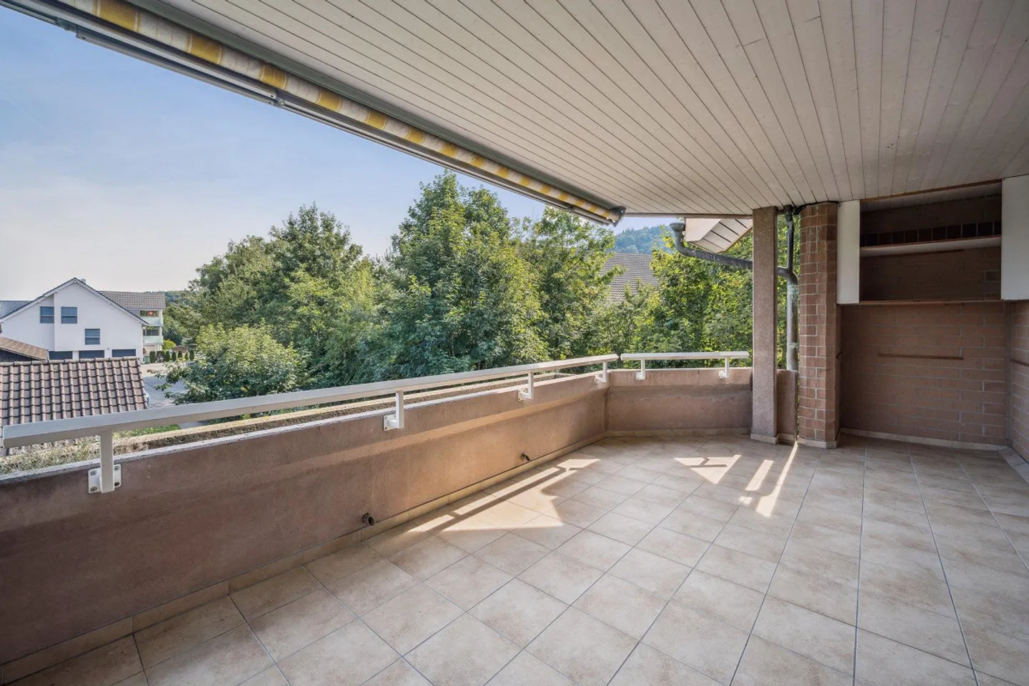 Bright 4.5-room apartment in Spreitenbach - Photo 8 of 9