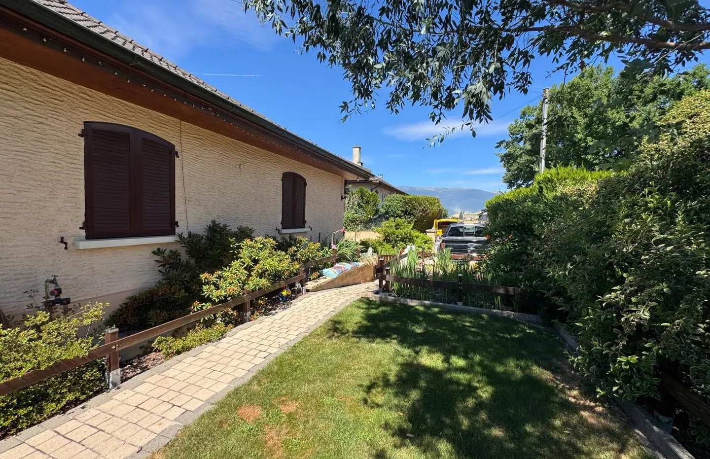 Villa with 8 rooms in occupied viager without rent – Pool and garden – Vernier (GE) - Photo 4 of 10