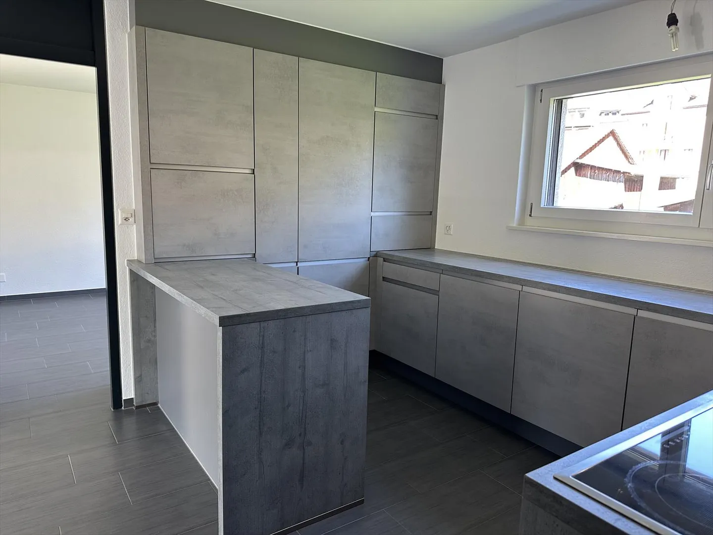 Appartement rénové au dernier étage - Photo 4 sur 23