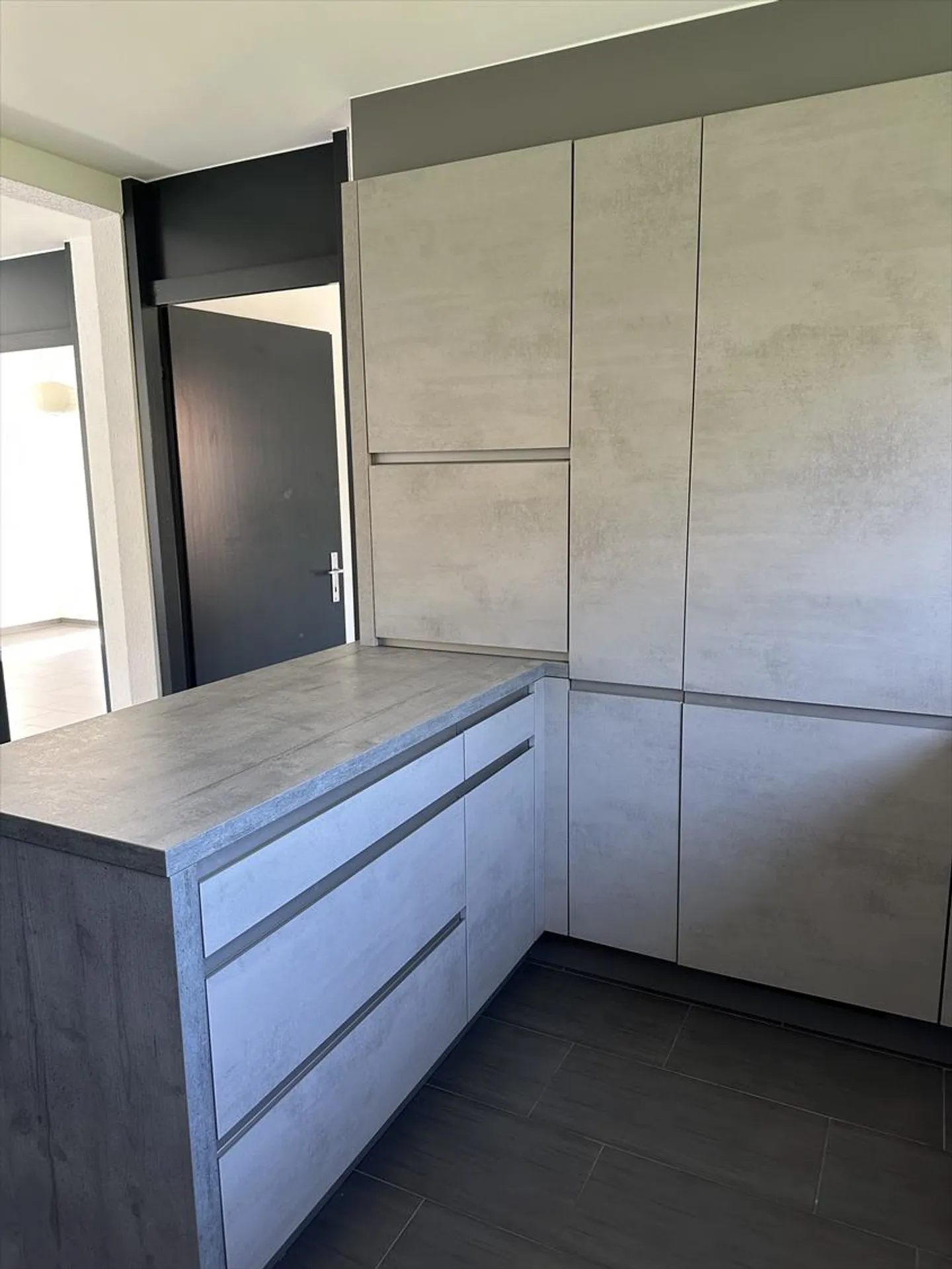Appartement rénové au dernier étage - Photo 6 sur 23