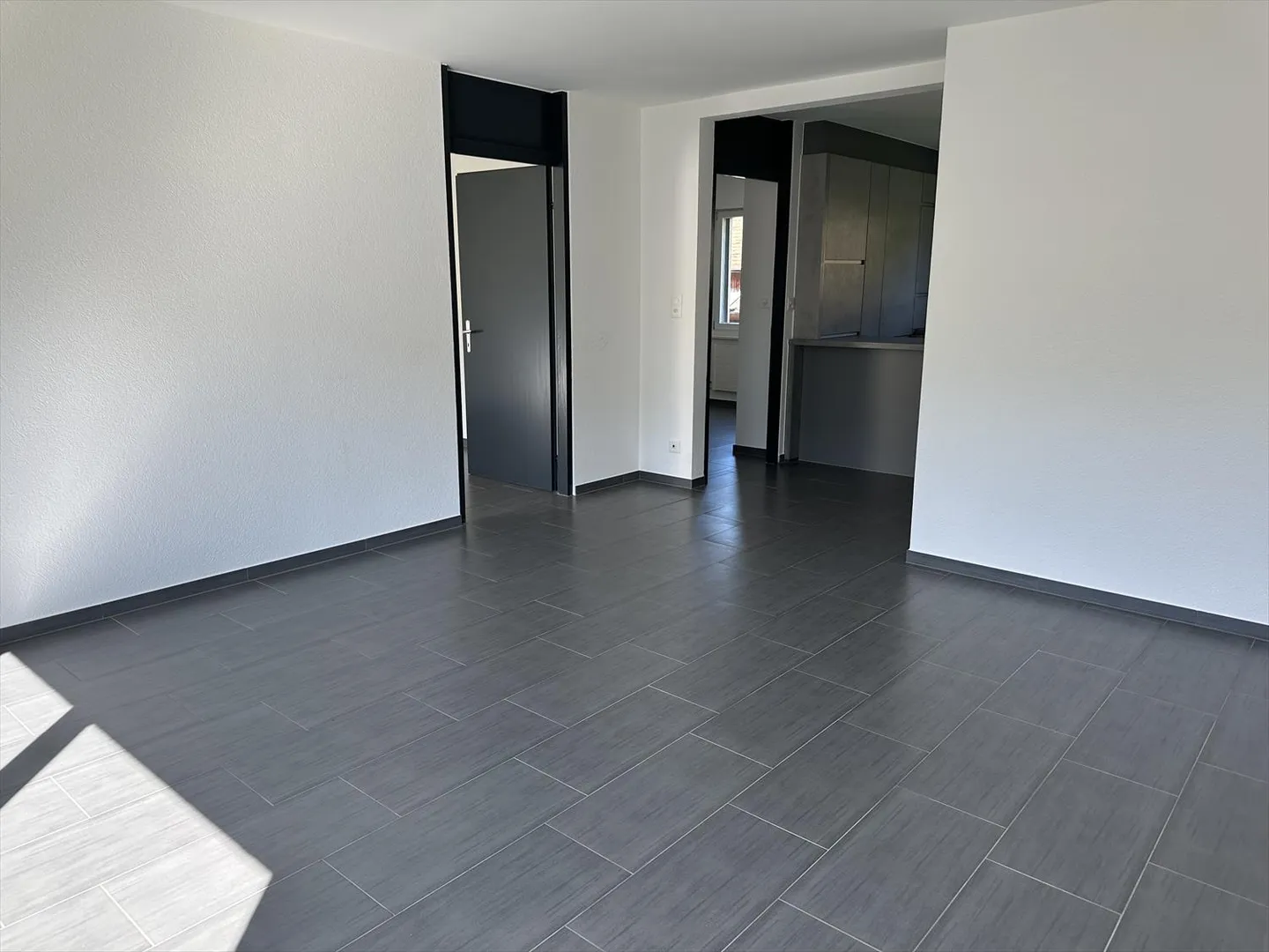 Appartement rénové au dernier étage - Photo 10 sur 23
