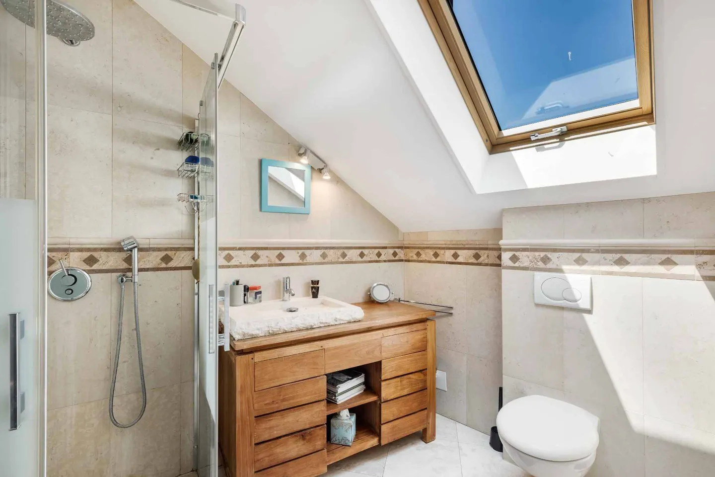 Extraordinary property with elevator in the heart of Montreux! - Photo 7 of 10