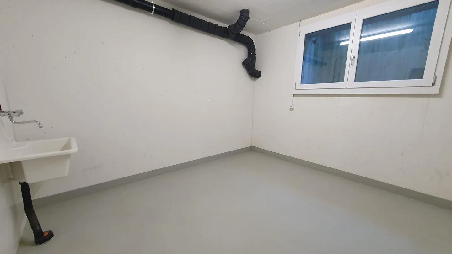 Craft Room for Rent! - Photo 2 of 3