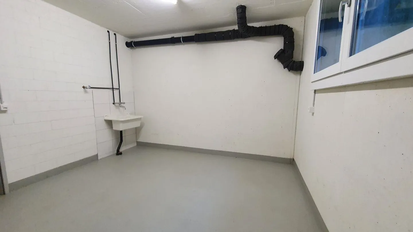 Craft Room for Rent! - Photo 3 of 3