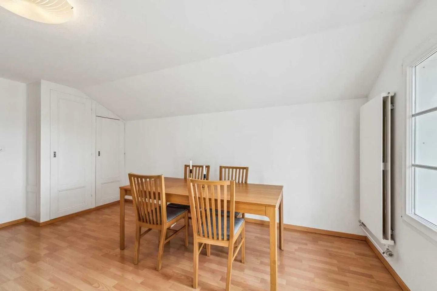 Maison multifamiliale entièrement louée à Safenwil avec terrain constructible supplémentaire et études de projet passionnantes - Photo 9 sur 13