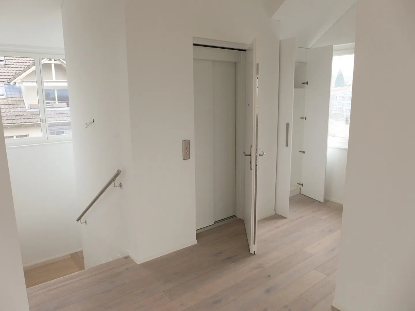 Grosse, moderne 2.5-Zimmer-DG Loft in der Kernzone von Steinhausen - Foto 10 von 14