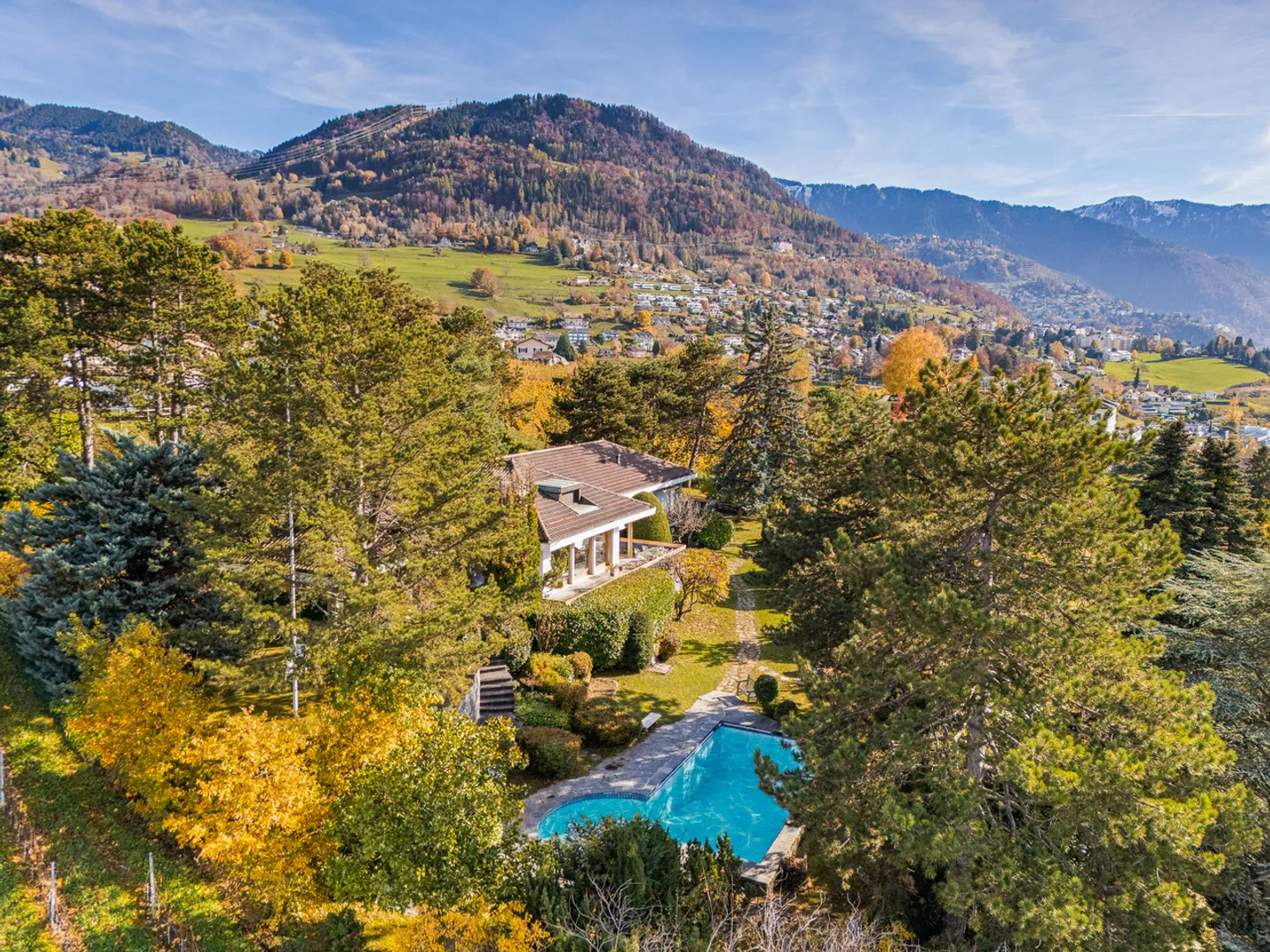 Villa Charmante avec Vue sur le Lac - Photo 2 sur 18