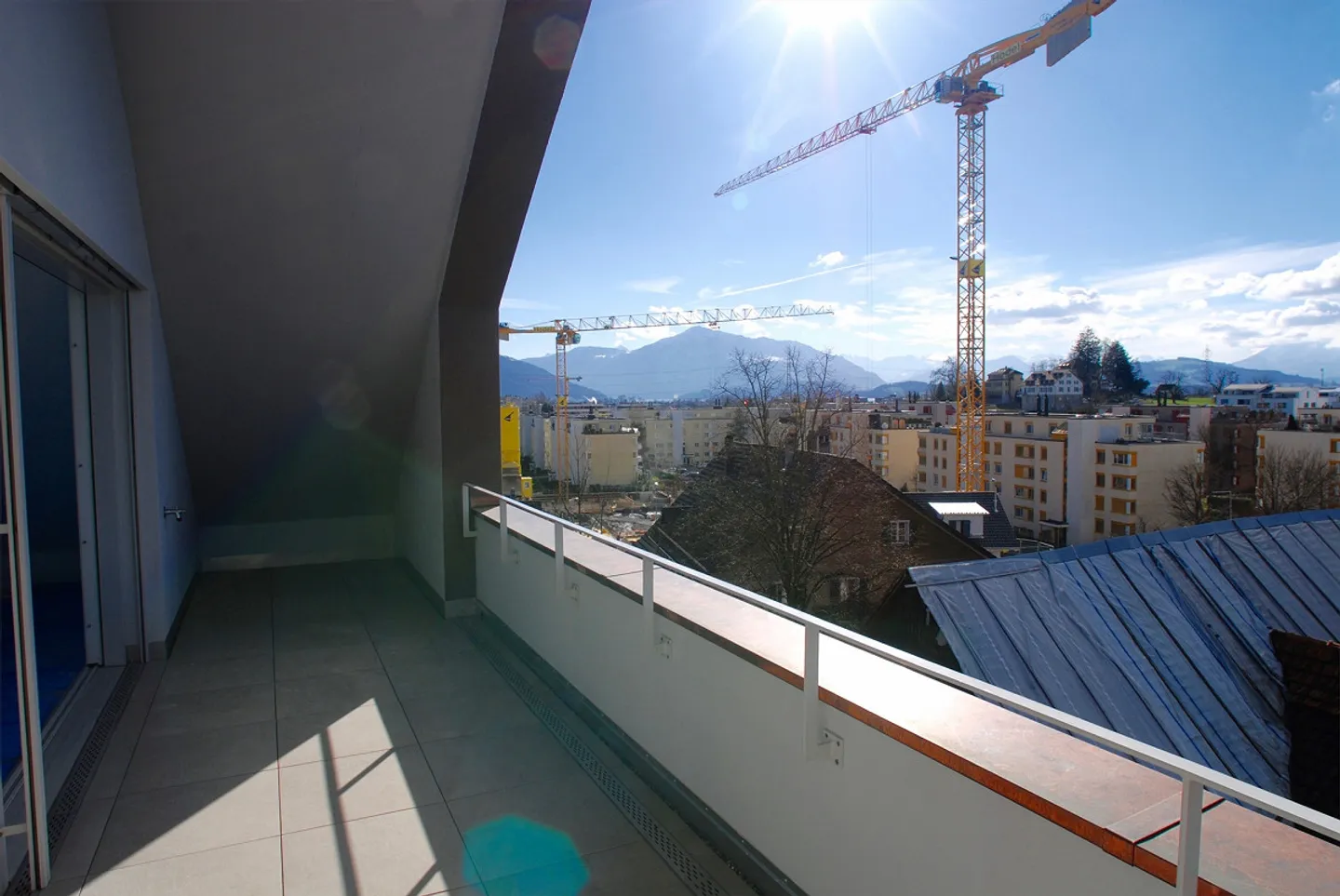 Grosse, moderne 2.5-Zimmer-DG Loft in der Kernzone von Steinhausen - Foto 11 von 14