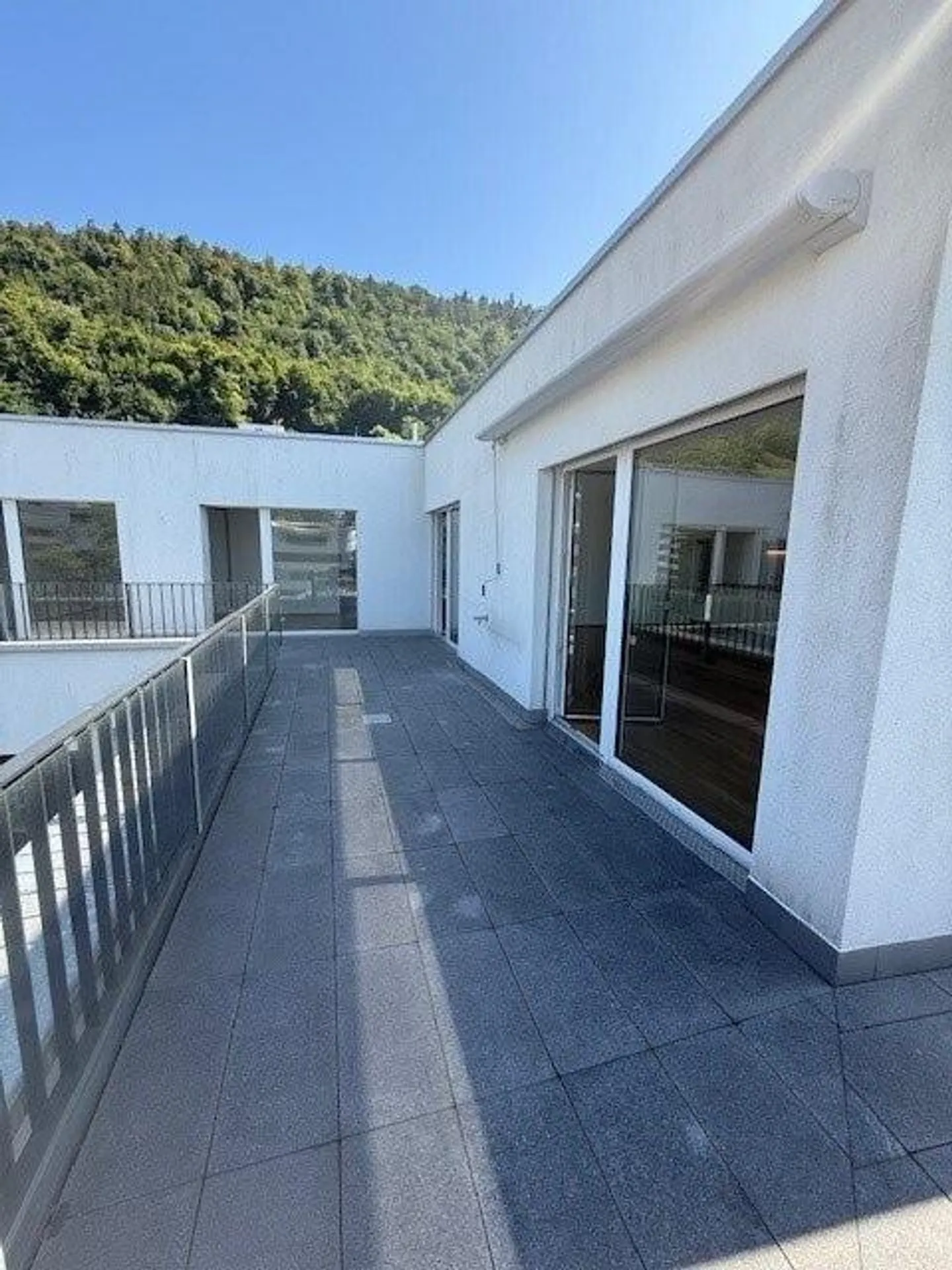 Moderne 3.5-Zimmer-Attikawohnung mit grosser Terrasse - Photo 10 of 11
