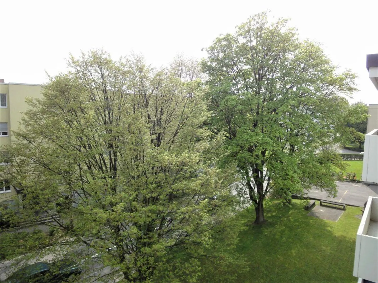 Beautiful and bright 2-room apartment - Photo 2 of 10