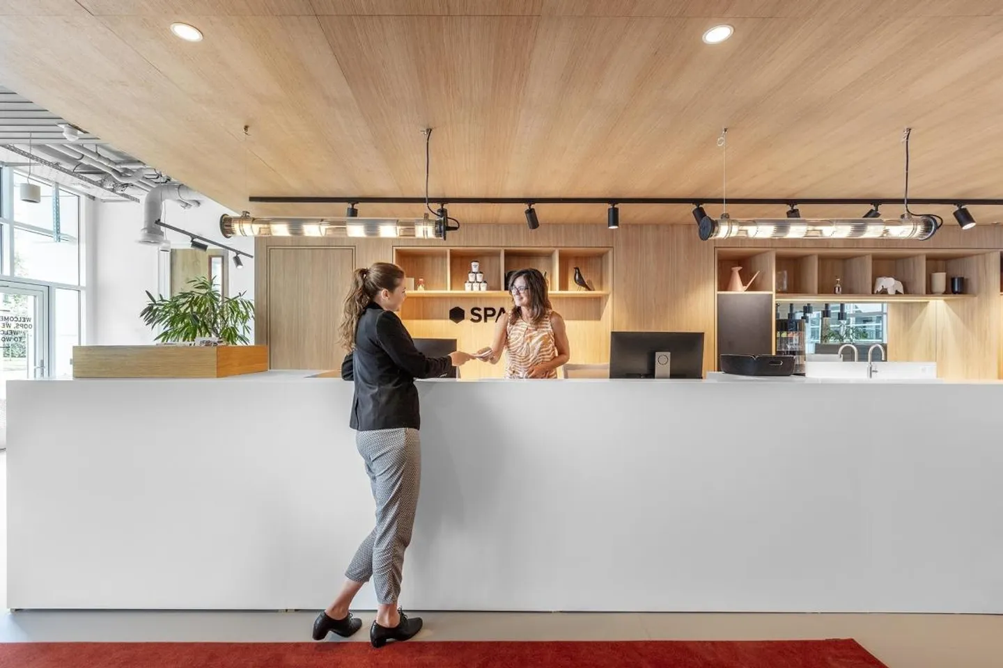 Trouvez des bureaux dans Spaces Main Station pour 3 personnes - tout est pris en charge - Photo 5 sur 13