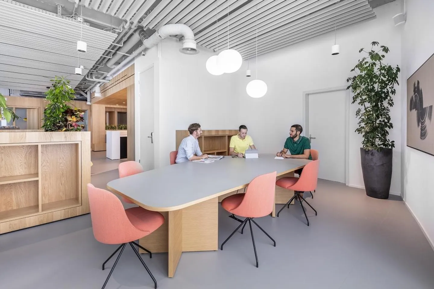 Trouvez des bureaux dans Spaces Main Station pour 3 personnes - tout est pris en charge - Photo 12 sur 13