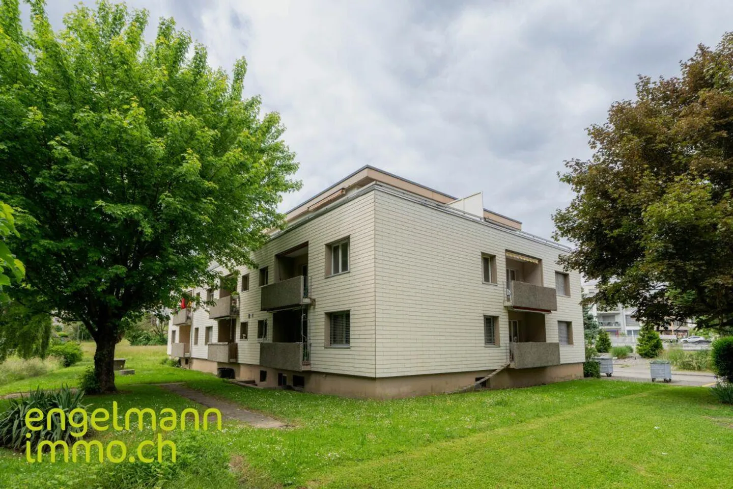 3-room apartment with balcony - Photo 2 of 13