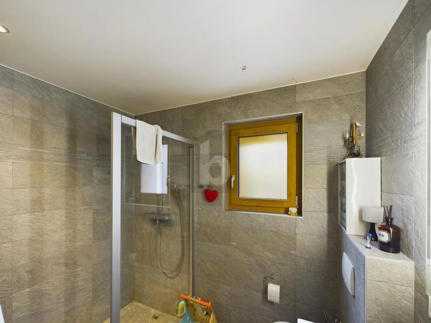 IN RESIDENZA PRINCIPALE, CON GRANDE BALCONE - Foto 4 di 5