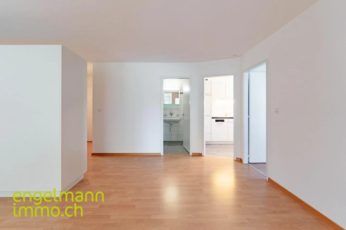 3-room apartment with balcony - Photo 3 of 13