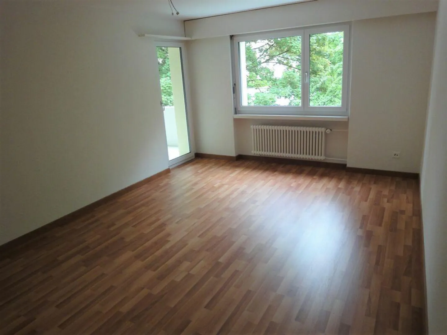 Beautiful and bright 2-room apartment - Photo 4 of 10