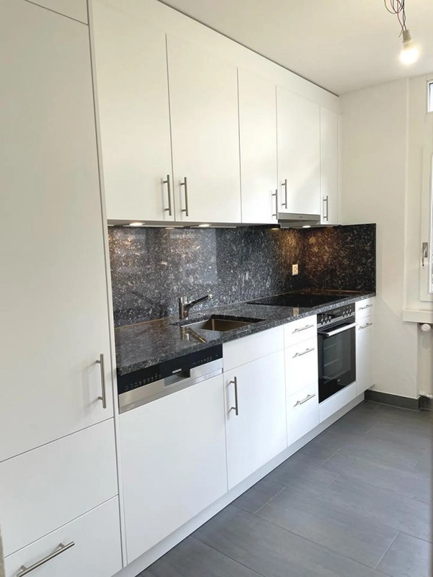 Grosszügige Wohnung mit fantastischer Aussicht - Foto 2 von 12