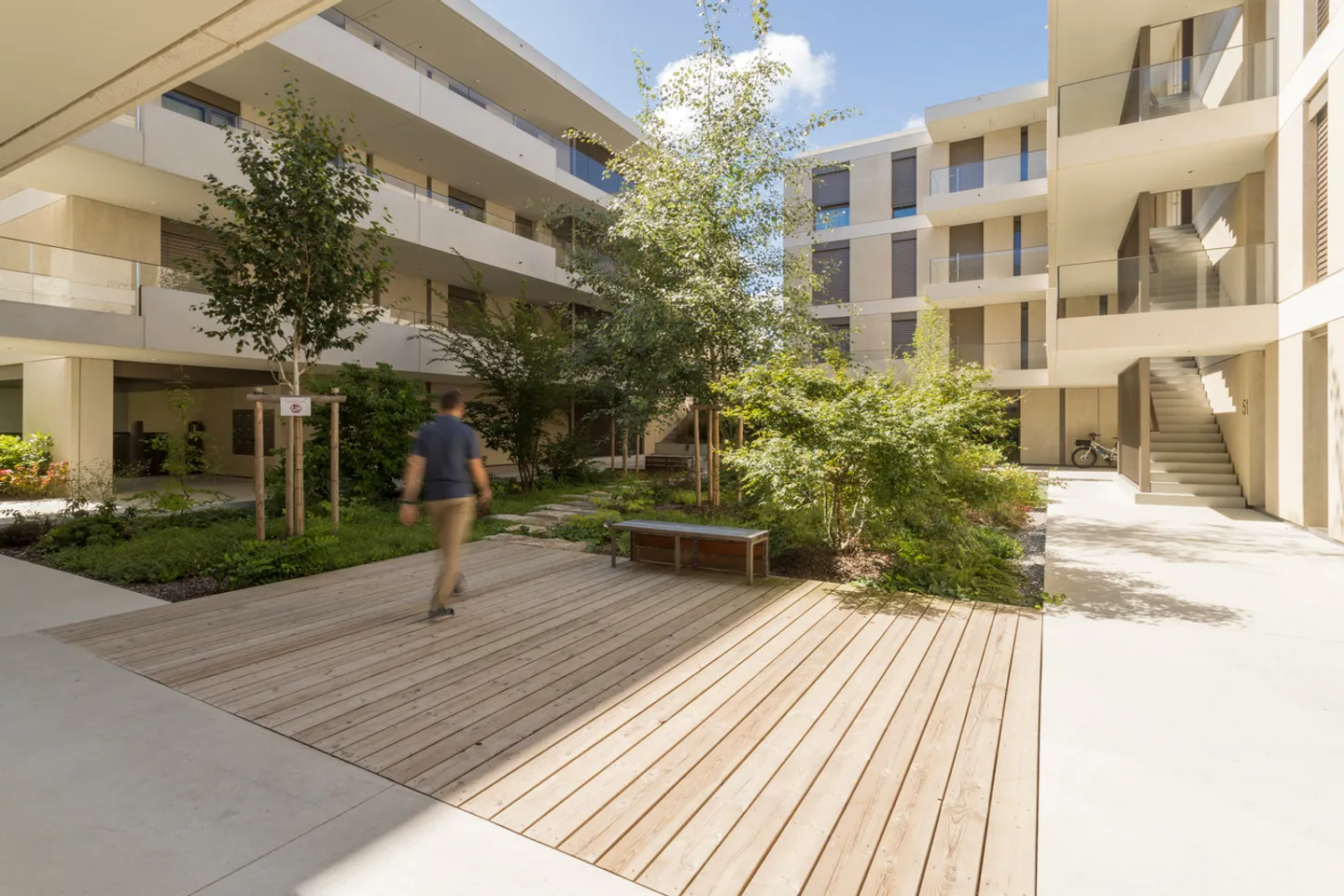 Außergewöhnliche Wohnung zwischen Natur und zeitgenössischer Eleganz - Foto 1 von 8