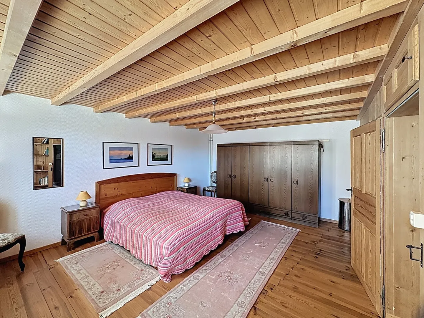 Renovated semi-detached house with building 6 studios income CHF 52,000.- - Photo 11 of 13