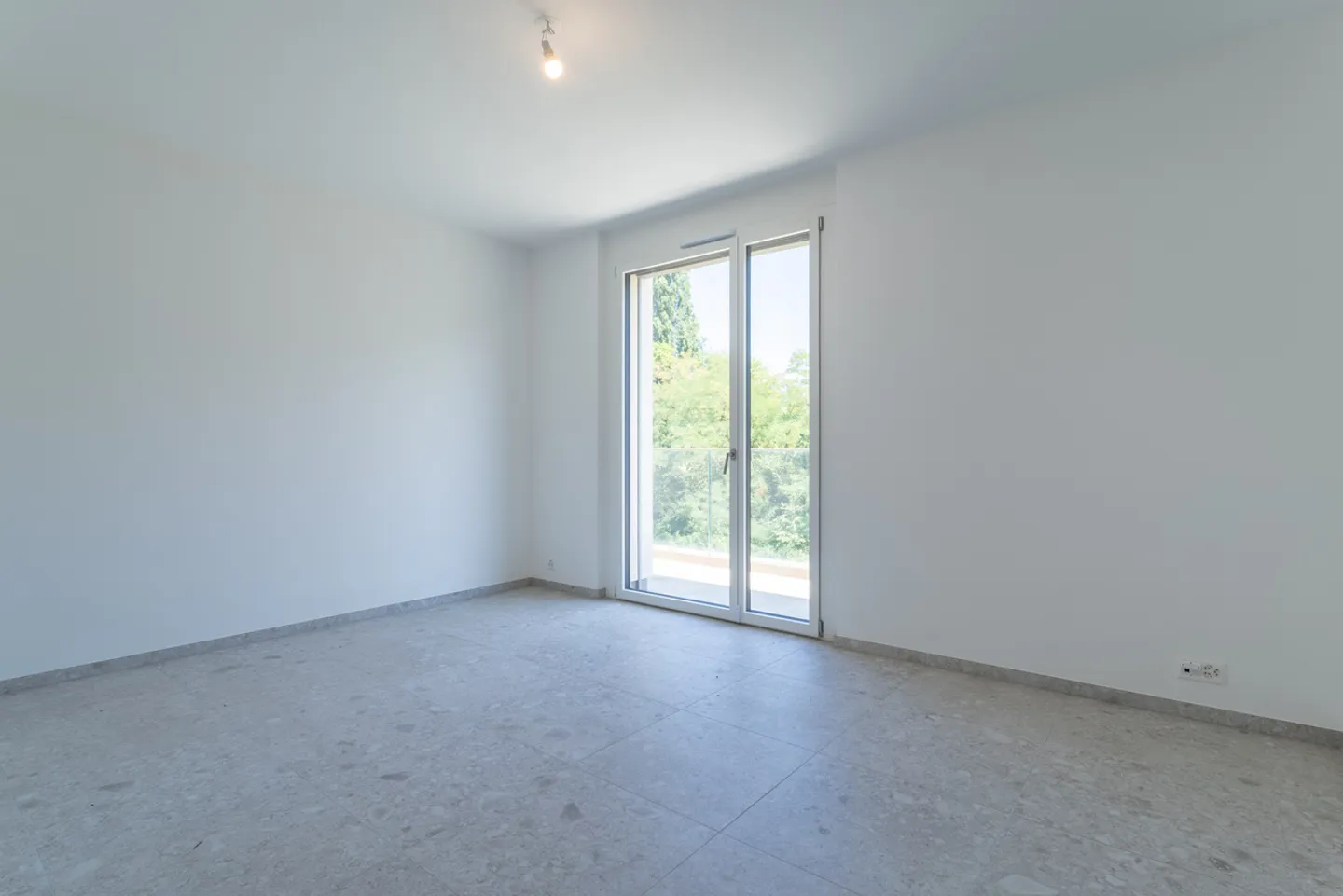 Außergewöhnliche Wohnung zwischen Natur und zeitgenössischer Eleganz - Foto 4 von 8