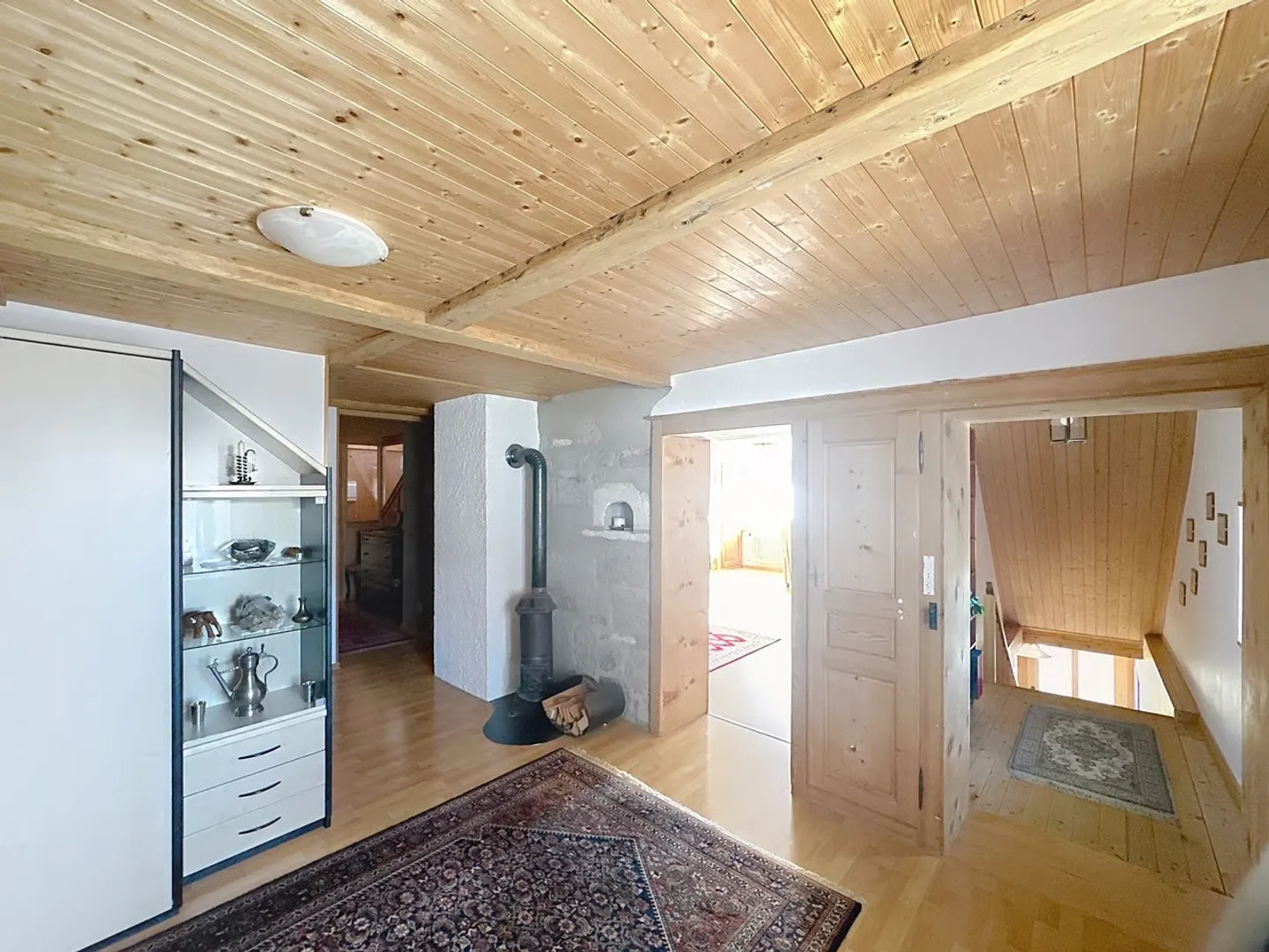Renovated semi-detached house with building 6 studios income CHF 52,000.- - Photo 13 of 13