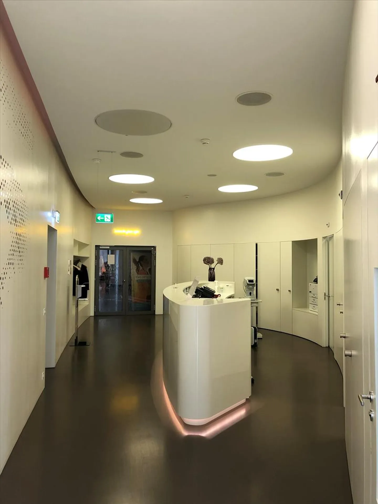 Ihre neuen Räumlichkeiten zentral gelegen - Foto 3 von 3
