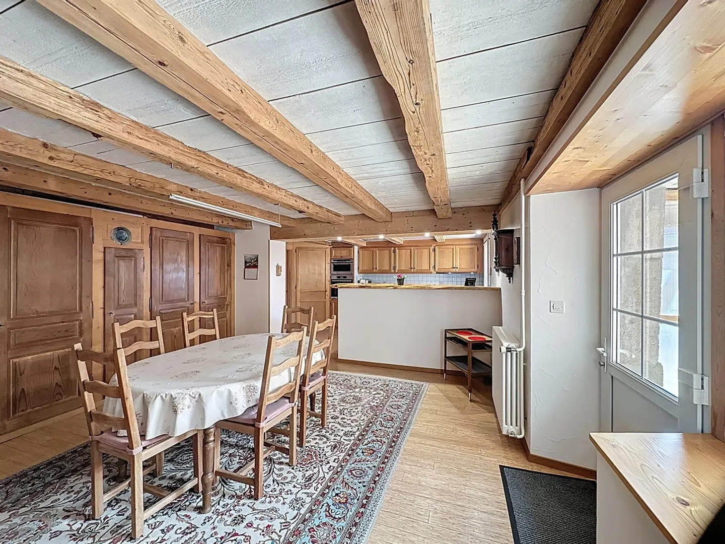 Renovated semi-detached house with building 6 studios income CHF 52,000.- - Photo 5 of 13