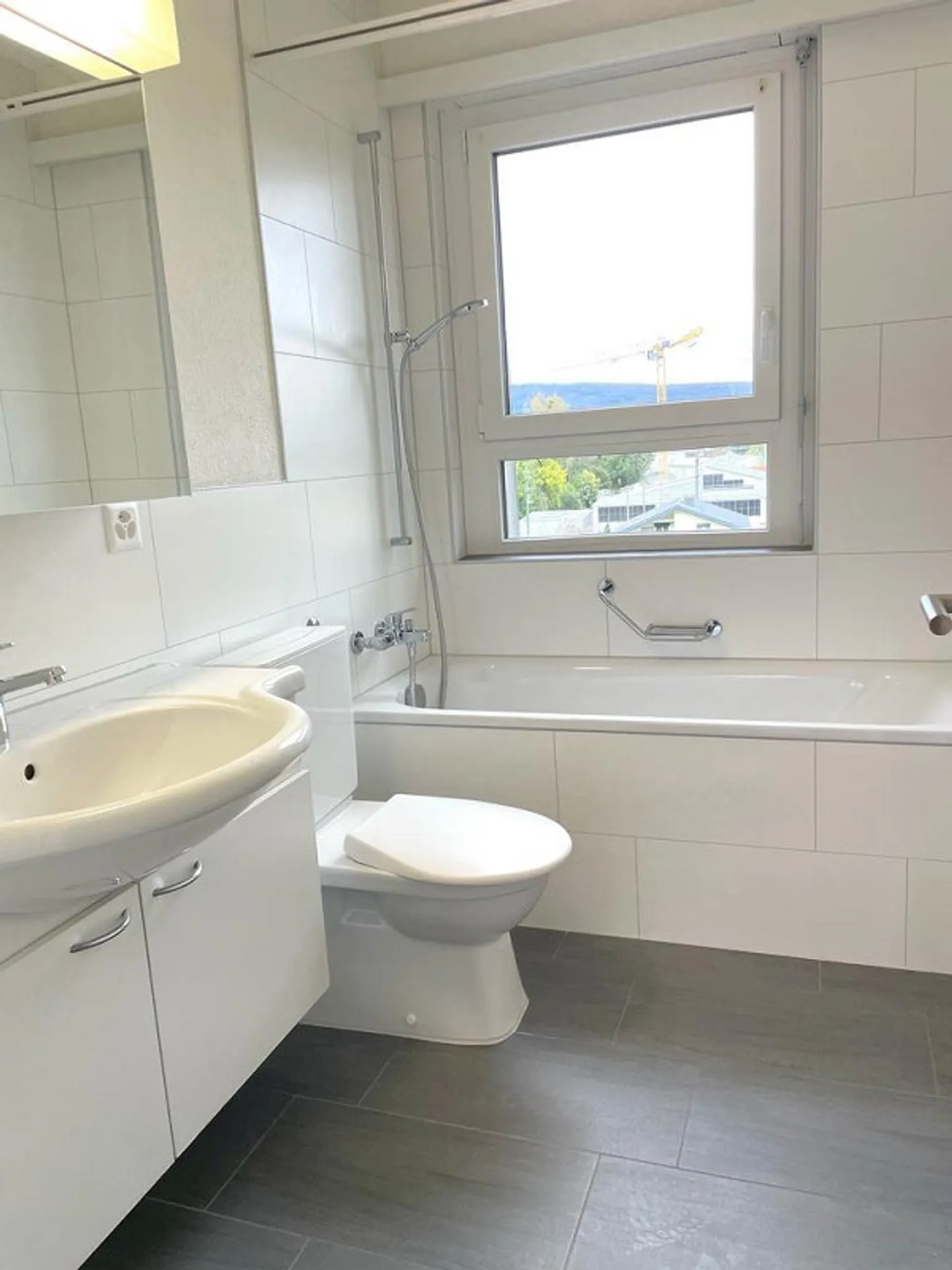 Grosszügige Wohnung mit fantastischer Aussicht - Foto 7 von 12