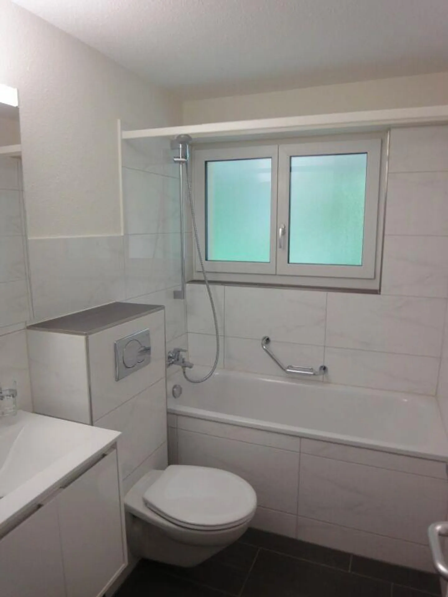 Beautiful and bright 2-room apartment - Photo 10 of 10