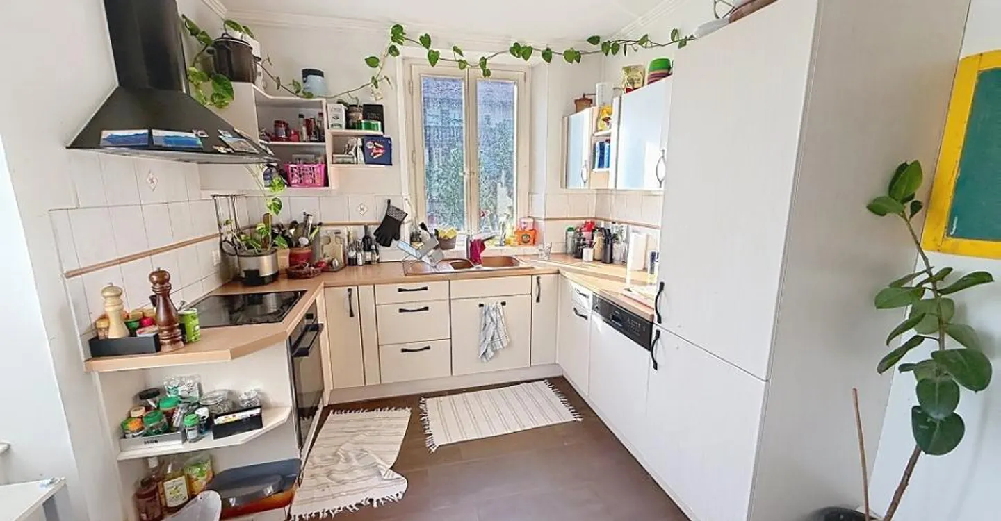 Appartement de charme avec une belle luminosité, centre ville! - Foto 3 von 7