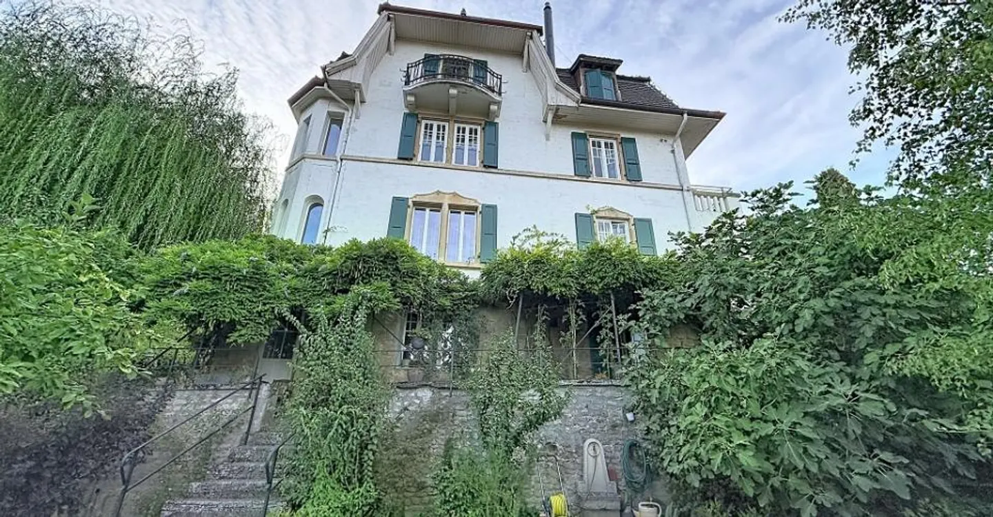 Appartement de charme avec une belle luminosité, centre ville! - Foto 6 von 7