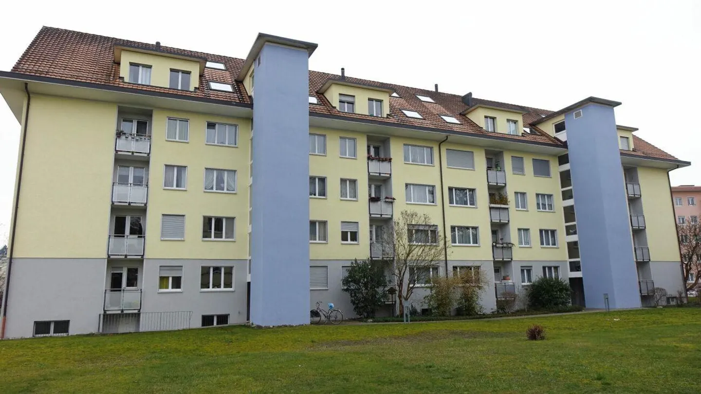 Appartement calme avec grand balcon - Photo 1 sur 5