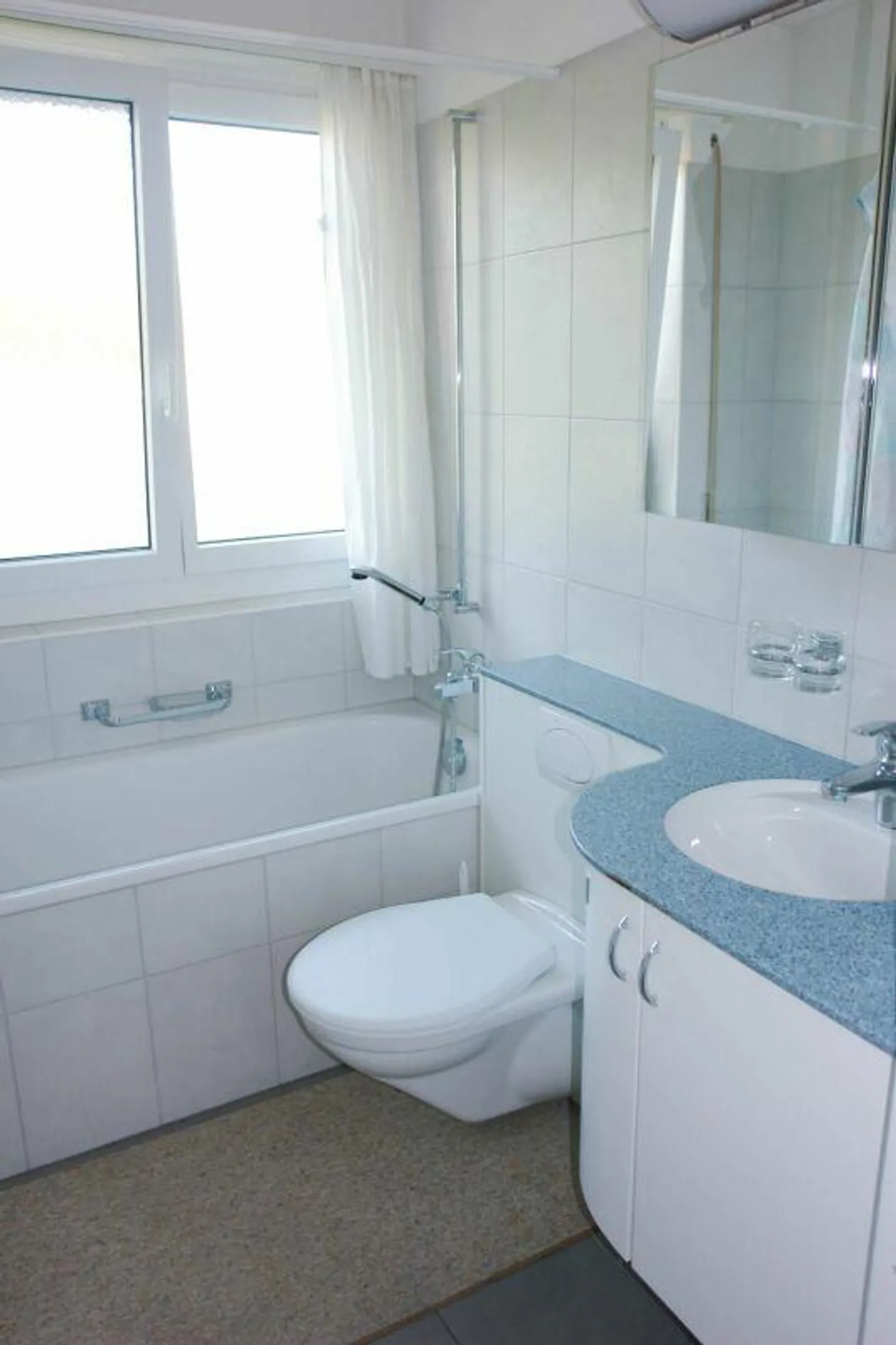 Appartement calme avec grand balcon - Photo 4 sur 5