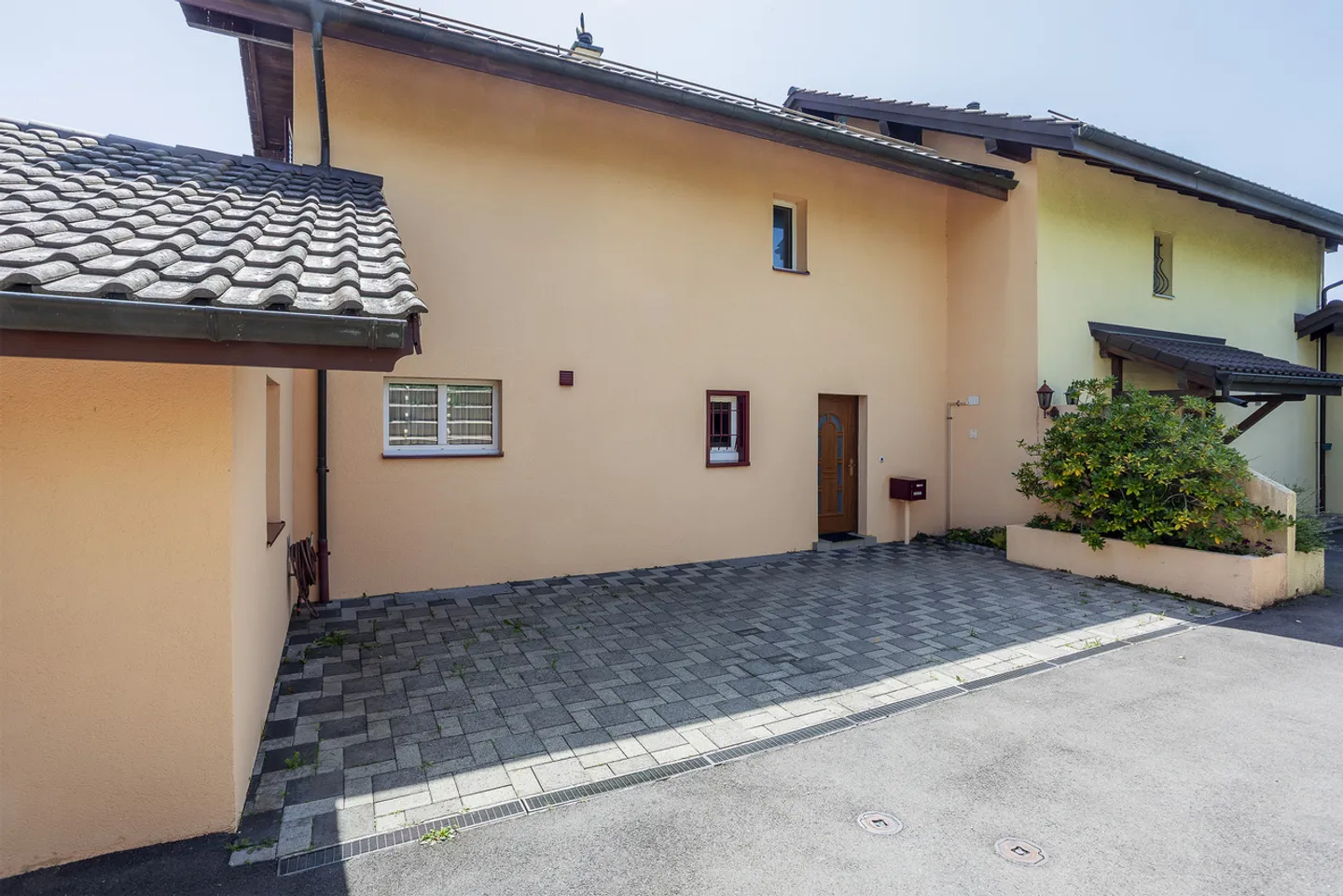 Villa jumelle de 5.5 pièces avec véranda, parkings et garage. - Photo 14 sur 18