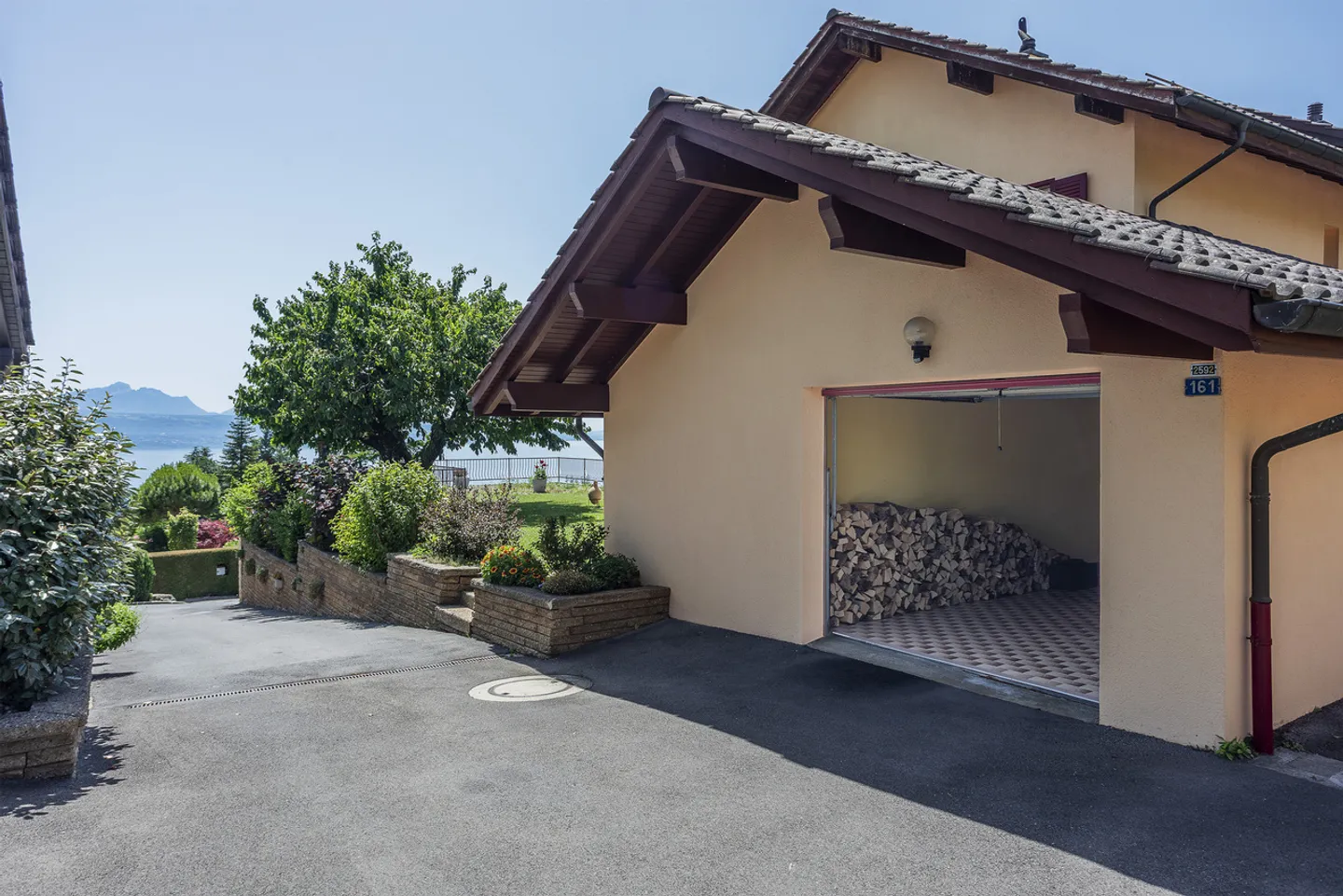Villa jumelle de 5.5 pièces avec véranda, parkings et garage. - Photo 15 sur 18
